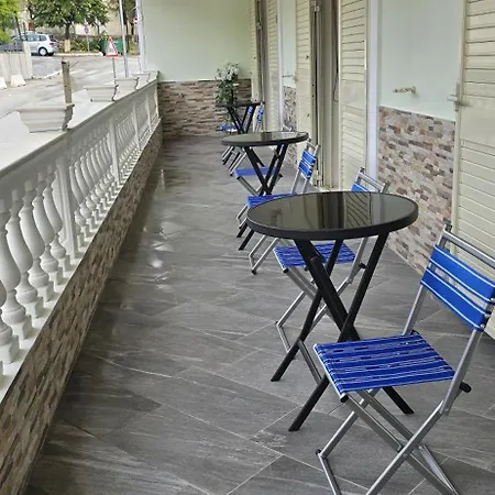 Pensión Bjorn Renting Tepelene